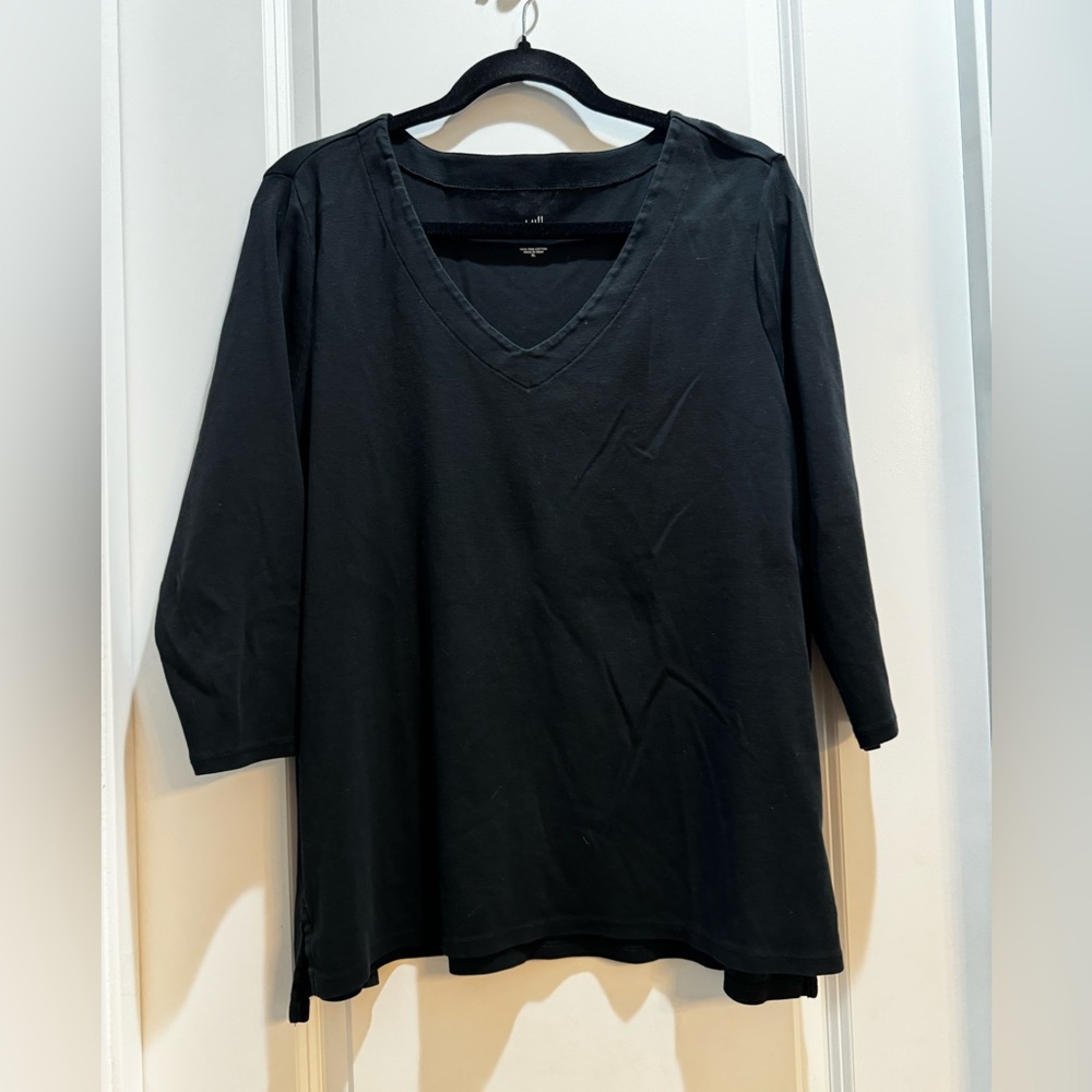 J. Jill Black VNeck 3/4 Sleeve Tee XL Armpit To Armpit 24” Length 27” Side Slit